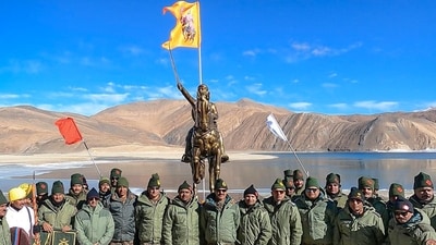 Army personnel inaugurate a statue of Chhatrapati Shivaji Maharaj on the banks of Pangong Tso Lake in Leh. (X-@firefurycorps) Army personnel inaugurate a statue of Chhatrapati Shivaji Maharaj on the banks of Pangong Tso Lake in Leh. (X-@firefurycorps)