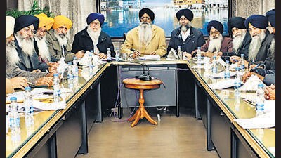 SGPC president Harjinder Singh Dhami (center) during the executive meeting in Amritsar on Tuesday. (HT Photo) SGPC president Harjinder Singh Dhami (center) during the executive meeting in Amritsar on Tuesday. (HT Photo)