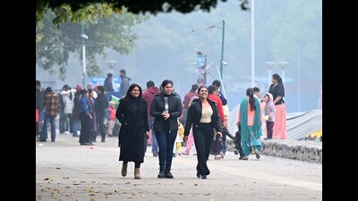 Severe cold day conditions continued for a second day in a row with maximum temperature 8 degrees below normal on Tuesday. (Ravi Kumar/HT) Severe cold day conditions continued for a second day in a row with maximum temperature 8 degrees below normal on Tuesday. (Ravi Kumar/HT)