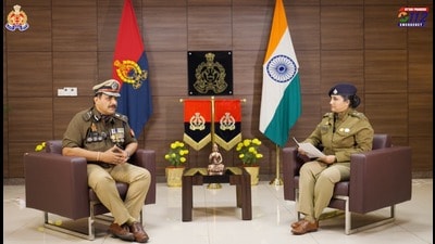 Lucknow Deputy Commissioner of Police (DCP), Raveena Tyagi interviewing 1990 batch IPS officer SN Sabat, who retired from the post of DG CB-CID on December 31, 2024 (Sourced)