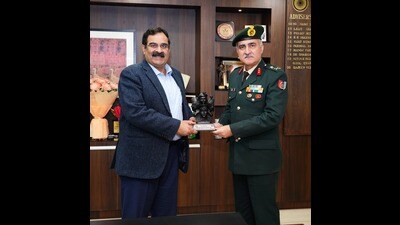 Maj Gen Cheema had a formal interaction with adviser Verma at the UT Secretariat, Sector 9. (HT photo)