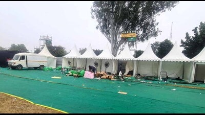 The musical concert of Diljit Dosanjh in Ludhiana drew a big crowd. (HT photo)