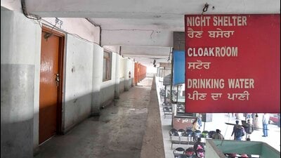 The shelter was shut down due to a lack of staff and maintenance, as confirmed by officials concerned. (Manish/HT) The shelter was shut down due to a lack of staff and maintenance, as confirmed by officials concerned. (Manish/HT)