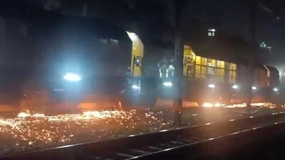 WR is using the rail grinding machine to remove rail surface abnormalities and prevent premature fractures and cracks