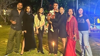 (L-R) Bharat Sahni, Neetu Kapoor, Riddhima Kapoor Sahni, Ranbir Kapoor, Raha Kapoor, Alia Bhatt, Soni Razdan,
and Samara Sahni celebrated New Year together. (L-R) Bharat Sahni, Neetu Kapoor, Riddhima Kapoor Sahni, Ranbir Kapoor, Raha Kapoor, Alia Bhatt, Soni Razdan,
and Samara Sahni celebrated New Year together.