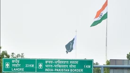 New Delhi has asked Islamabad to expedite the release of 183 Indian nationals who have completed their prison terms and sought immediate consular access to 18 more prisoners. (HT File Photo)