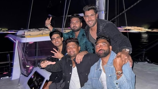 Sarfaraz Khan along with Rishabh Pant, Mohammed Siraj, Shubman Gill and Harshit Rana, rang in the New Year in Sydney