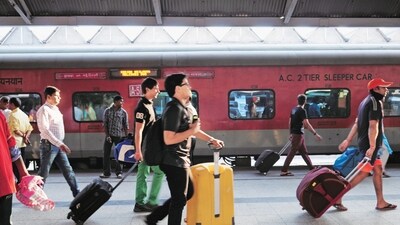 The Bharat Gaurav train will have 14 coaches which can accommodate approximately 750 passengers (Representational Image - Indranil Bhoumik/Mint) The Bharat Gaurav train will have 14 coaches which can accommodate approximately 750 passengers (Representational Image - Indranil Bhoumik/Mint)