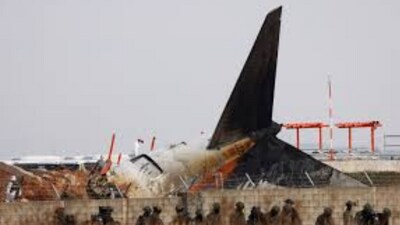 Jeju Air passenger jet carrying 181 people crashed while landing at Muan International Airport. (Reuters ) Jeju Air passenger jet carrying 181 people crashed while landing at Muan International Airport. (Reuters )