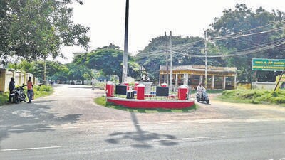 The MCC council proposed to rename the stretch from the Lakshmi Venkataramanaswamy Temple to the Outer Ring Road junction as ‘Siddaramaiah Arogya Marga’. (HT photo) The MCC council proposed to rename the stretch from the Lakshmi Venkataramanaswamy Temple to the Outer Ring Road junction as ‘Siddaramaiah Arogya Marga’. (HT photo)