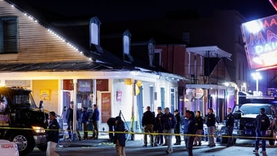 FBI agents walk near the site where people were killed by a man driving a truck in an attack during New Year's celebrations, in New Orleans, Louisiana, U.S., January 1, 2025. REUTERS/Eduardo Munoz (REUTERS)