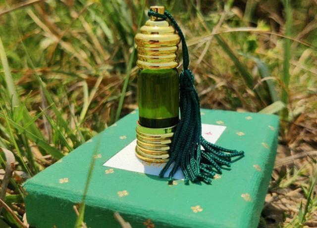 Boond perfumes draw on themes such as the scent of earth, roses and rainwater. Boond perfumes draw on themes such as the scent of earth, roses and rainwater.