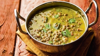 Fresh Pigeon peas usal (adobe stock)