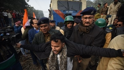 Chhatra Yuva Shakti block the train at Sachivalaya Halt demanding the cancellation of the 70th Integrated Combined Competitive (Preliminary) Examination (CCE), 2024, conducted by the BPSC, over allegations of question paper leak, in Patna. (Santosh Kumar)