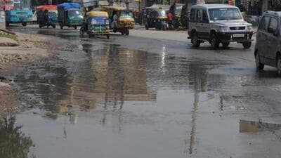 PMC has imposed fine of  ₹10,000 on Acropolis Purple developers for releasing sewage on roads in NIBM Annexe area. ((PIC FOR REPRESENTATION))