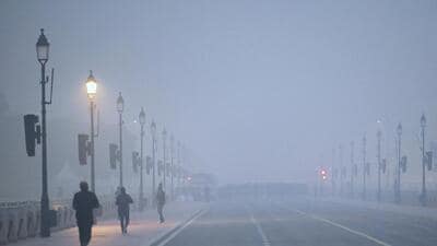 The maximum temperature was expected to settle around 17°C on Friday. (HT PHOTO)