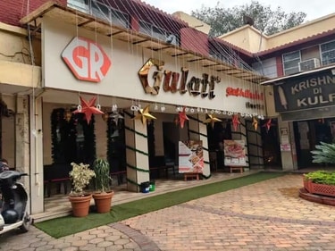 Gulati's Murgh Makahani is quite famous. Gulati's Murgh Makahani is quite famous.