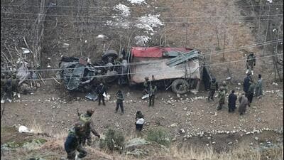 Army said that the injured soldiers were promptly evacuated for medical care with assistance from Kashmiri locals. (Waseem Andrabi /Hindustan Times) Army said that the injured soldiers were promptly evacuated for medical care with assistance from Kashmiri locals. (Waseem Andrabi /Hindustan Times)