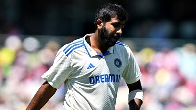 Sunil Gavaskar says India should be able to defend 140-145 provided Jasprit Bumrah bowls on Day 3 of the Sydney Test. (Photo by Saeed KHAN / AFP) / (AFP) Sunil Gavaskar says India should be able to defend 140-145 provided Jasprit Bumrah bowls on Day 3 of the Sydney Test. (Photo by Saeed KHAN / AFP) / (AFP)