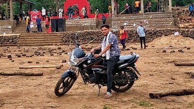 Mukesh Chandrakar's body was discovered in a septic tank that had been freshly sealed with concrete. (@MukeshChandrak9/X) Mukesh Chandrakar's body was discovered in a septic tank that had been freshly sealed with concrete. (@MukeshChandrak9/X)