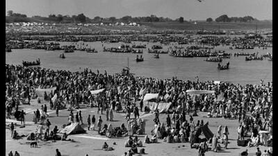 Independent India’s first Kumbh was held in 1954. It had an estimated crowd of 50 lakh. (Sourced) Independent India’s first Kumbh was held in 1954. It had an estimated crowd of 50 lakh. (Sourced)