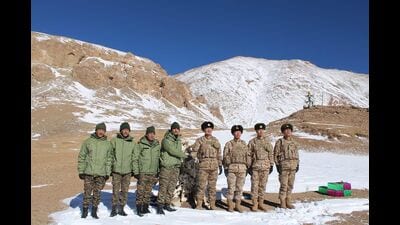 Indian and Chinese army greet each other along the Line of Actual Control (LAC) near Karakoram pass in Ladakh on October 31, 2024, on the occasion of Diwali. (Photo by Indian Army / AFP) / (AFP) Indian and Chinese army greet each other along the Line of Actual Control (LAC) near Karakoram pass in Ladakh on October 31, 2024, on the occasion of Diwali. (Photo by Indian Army / AFP) / (AFP)