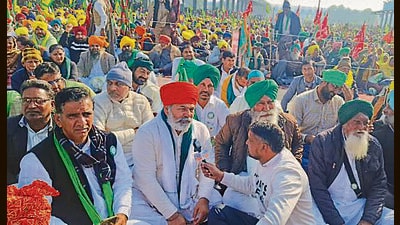 SKM leader Rakesh Tikait at a kisan mahapanchayat at Tohana in Fatehabad district of Haryana on Saturday. (HT Photo) SKM leader Rakesh Tikait at a kisan mahapanchayat at Tohana in Fatehabad district of Haryana on Saturday. (HT Photo)