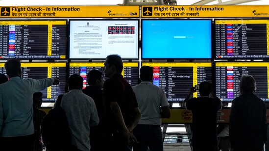 ウェザーニュースライブ: デリー空港は通常業務を再開。 19便が目的地外着陸
