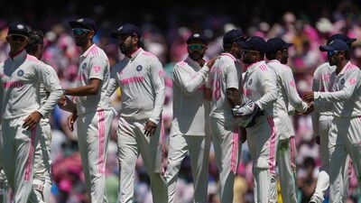 AB de Villiers weighed in on the apparent rift within the Indian dressing room. (AP Photo/Mark Baker) (AP) AB de Villiers weighed in on the apparent rift within the Indian dressing room. (AP Photo/Mark Baker) (AP)