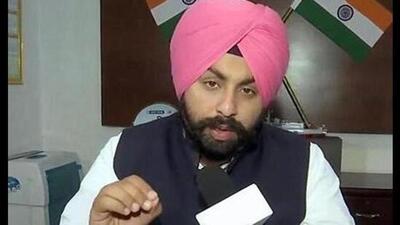 Following a huge outcry on social media, Punjab education minister Harjot Singh Bains took cognisance of the matter and ordered the Hoshiarpur administration to file an FIR against the school owner and the principal. (HT File)