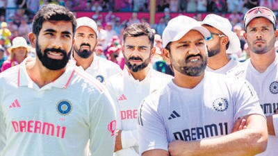 India’s Virat Kohli (C) reacts with teammates during the trophy ceremony after the fifth cricket Test match between Australia and India at The SCG in Sydney on Sunday. (AFP) India’s Virat Kohli (C) reacts with teammates during the trophy ceremony after the fifth cricket Test match between Australia and India at The SCG in Sydney on Sunday. (AFP)