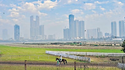 Mumbai, India - Jan. 5, 2025:Haze seen over the city skyline at Mahalaxmi Race course, in Mumbai, India, on Sunday, January 5, 2025. (Photo by Anshuman Poyrekar/ Hindustan Times) (Hindustan Times) Mumbai, India - Jan. 5, 2025:Haze seen over the city skyline at Mahalaxmi Race course, in Mumbai, India, on Sunday, January 5, 2025. (Photo by Anshuman Poyrekar/ Hindustan Times) (Hindustan Times)