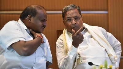 Kumaraswamy and Siddaramaiah slammed each other over corruption charges on Karnataka govt (Arijit Sen/HT File Photo) Kumaraswamy and Siddaramaiah slammed each other over corruption charges on Karnataka govt (Arijit Sen/HT File Photo)