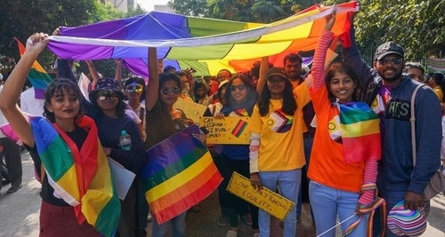 Although homosexuality is no longer illegal in India, same-sex couples cannot marry (Mahesh Kumar A./AP/picture alliance) Although homosexuality is no longer illegal in India, same-sex couples cannot marry (Mahesh Kumar A./AP/picture alliance)