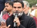 A clash broke out between police and supporters of Jan Suraaj chief Prashant Kishor near the Gandhi Maidan area following his detention earlier on Monday. (PTI image)