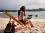 2025 sees rise in relaxed travel with longer stays and work-leisure balance.(Freepik)