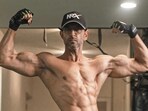 Hrithik Roshan motivated his fans with his greek-godlike sculpted physique. Hrithik Roshan motivated his fans with his greek-godlike sculpted physique.
