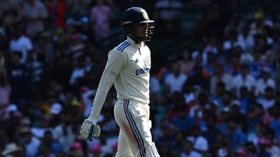 Subramaniam Badrinath slammed Gill for his performances in Tests, questioning him for his below-par contribution. (Photo by Saeed KHAN / AFP) / (AFP) Subramaniam Badrinath slammed Gill for his performances in Tests, questioning him for his below-par contribution. (Photo by Saeed KHAN / AFP) / (AFP)