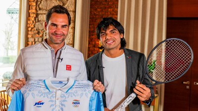 Neeraj Chopra poses for a photo with Roger Federer. (PTI)