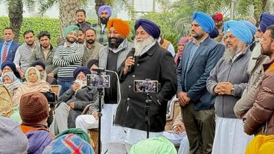 Sukhbir Badal addressing party workers in Muktsar on Monday. (HT File) Sukhbir Badal addressing party workers in Muktsar on Monday. (HT File)