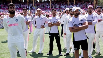 The Indian team looks dejected during Australia's trophy ceremony. (AFP) The Indian team looks dejected during Australia's trophy ceremony. (AFP)
