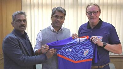 Trevor Kettle (right) with former AIFF secretary-general Shaji Prabhakaran (left) and federation president Kalyan Chaubey on his appointment in 2022. (AIFF) Trevor Kettle (right) with former AIFF secretary-general Shaji Prabhakaran (left) and federation president Kalyan Chaubey on his appointment in 2022. (AIFF)
