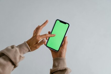 Can scrolling your phone for hours lead to migraine? (Pexels) Can scrolling your phone for hours lead to migraine? (Pexels)