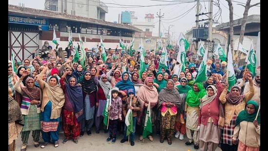 Residents of Akhara village during the protest on Monday. (HT Photo)