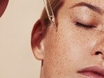 Harness the benefits of retinoids by applying them in the appropriate way. Harness the benefits of retinoids by applying them in the appropriate way.