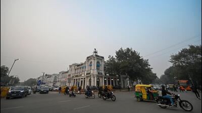 A view of the Connaught Place in New Delhi on a cold winter morning. (Sanchit Khanna/ HT Photo) A view of the Connaught Place in New Delhi on a cold winter morning. (Sanchit Khanna/ HT Photo)