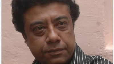 Alok Chatterjee was a gold medalist at NSD. Alok Chatterjee was a gold medalist at NSD.