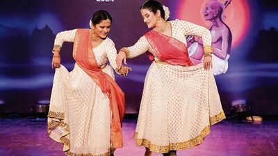 Kathak performance by Diksha Rawat and Karthika Unnikrishnan
