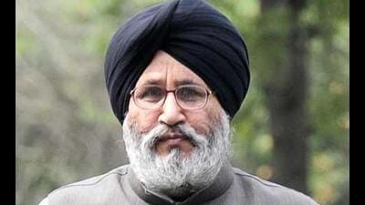 Shiromani Akali Dal (SAD) leaders will meet Akal Takht jathedar Giani Raghbir Singh on Wednesday to seek clarification on reorganisation of the party, which is being supervised by a seven-member committee constituted by the Takht on December 2 last year. Shiromani Akali Dal (SAD) leaders will meet Akal Takht jathedar Giani Raghbir Singh on Wednesday to seek clarification on reorganisation of the party, which is being supervised by a seven-member committee constituted by the Takht on December 2 last year.