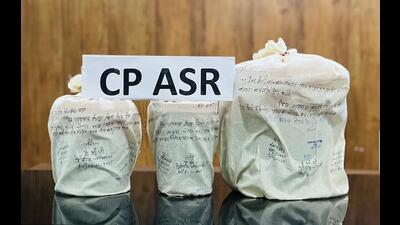 The Amritsar commissionerate police have busted a drug trafficking cartel with the arrest of four, including a woman, and seized 5kg heroin from their possession, said Punjab director general of police (DGP) Gaurav Yadav on Tuesday. (HT Photo) The Amritsar commissionerate police have busted a drug trafficking cartel with the arrest of four, including a woman, and seized 5kg heroin from their possession, said Punjab director general of police (DGP) Gaurav Yadav on Tuesday. (HT Photo)